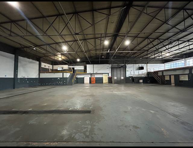 2,443M² WAREHOUSE TO LET IN EPPING INDUSTRIAL